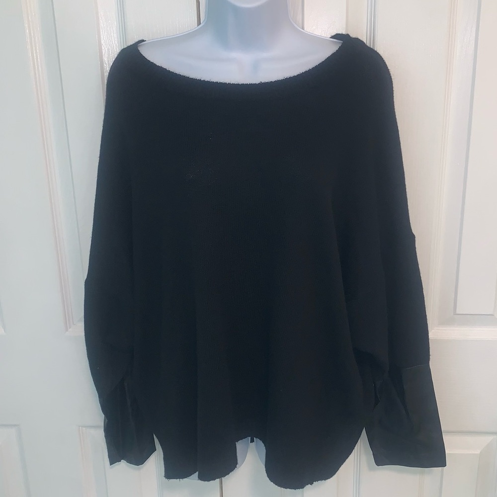 Religion Women’s‎ Pullover Sweater With Faux Leather Sleeve Detail Size M